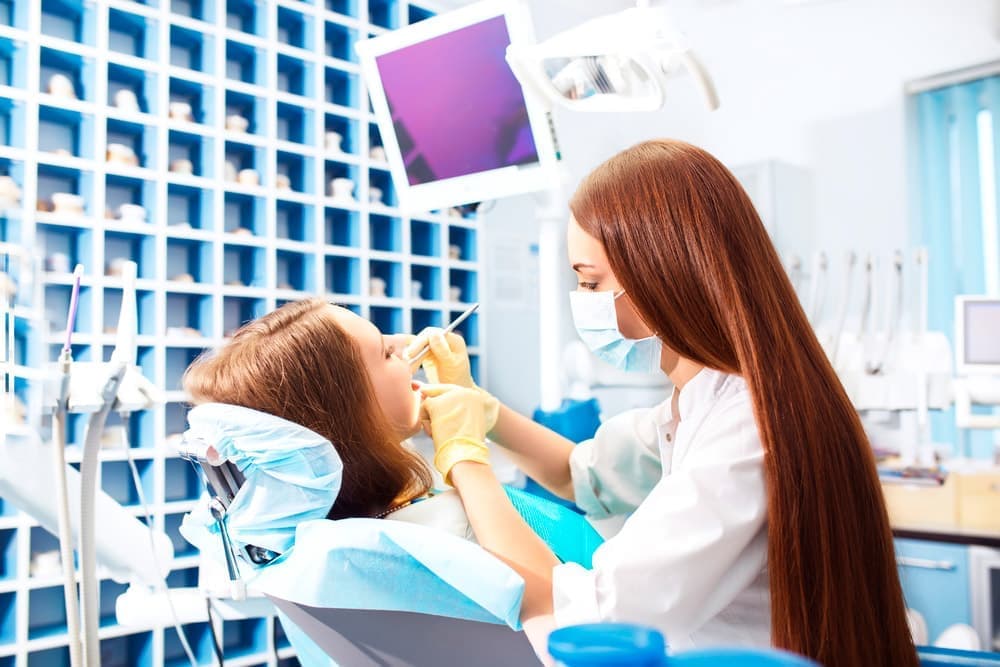 Качество пломбирования каналов зависит от используемых материалов и мастерства стоматолога.