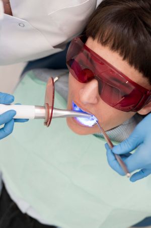 Реставрационное отбеливание зубов