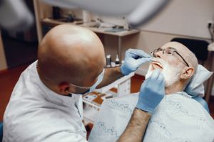 Как протезируют передние зубы