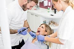 Лечение зубов в клиниках «32 Дент» гарантирует качество и высокий уровень обслуживания.